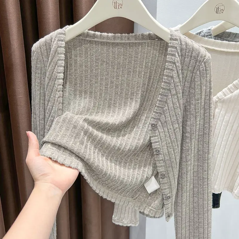 Корейский стеганый жакет-накидка для кондиционера, женский модный осенне-зимний пальто из мягкого хлопка
Корейский стеганый жакет-накидка для кондиционера, женский модный осенне-зимний пальто из мягкого хлопка