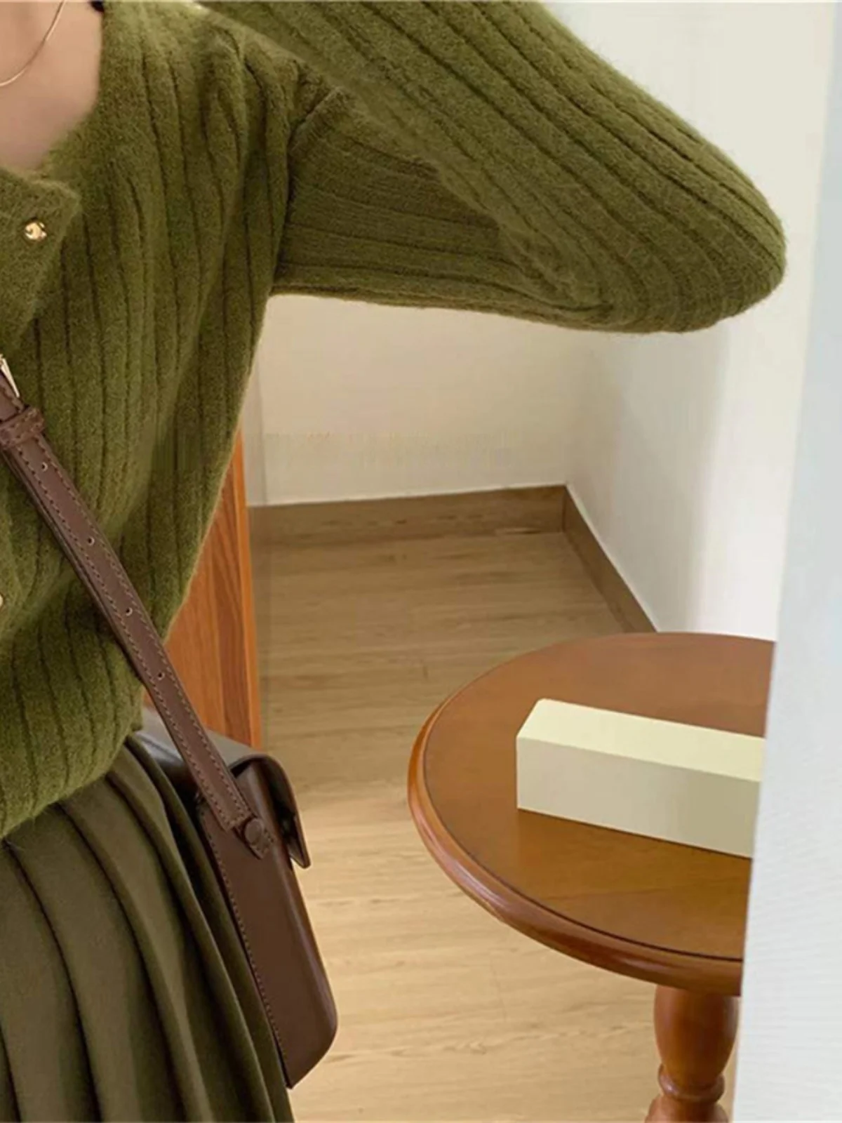 Thiened ort Вязаный кардиган Женский круглый свитер Ne Jaet Разноцветный жемчужный пуговицы Базовый слой V-Ne Long Sve Top
Thiened ort Вязаный кардиган Женский круглый свитер Ne Jaet Разноцветный жемчужный пуговицы Базовый слой V-Ne Long Sve Top