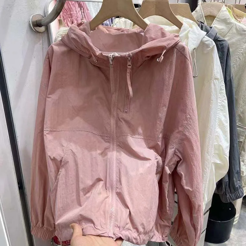 Summer 2025 Women's Loose Fit Double Zipper Hooded Jacket Short Length Windbreaker Korean Style Casual Outerwear Coat
Summer 2025 Women's Loose Fit Double Zipper Hooded Jacket Short Length Windbreaker Korean Style Casual Outerwear Coat
