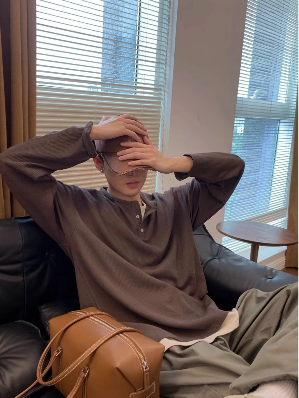 Весенне-летняя мужская футболка больших размеров с длинным рукавом и V-образным вырезом, повседневная, базовый слой, верхняя одежда, модный бренд, дышащая
Весенне-летняя мужская футболка больших размеров с длинным рукавом и V-образным вырезом, повседневная, базовый слой, верхняя одежда, модный бренд, дышащая