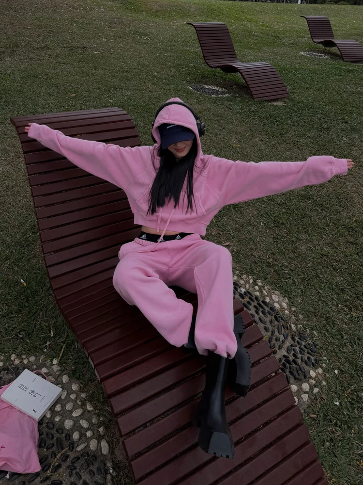 Модный комплект UIUI: американский повседневный спортивный худи и свободные брюки на флисовой подкладке для женщин, для зимы и осени
Модный комплект UIUI: американский повседневный спортивный худи и свободные брюки на флисовой подкладке для женщин, для зимы и осени