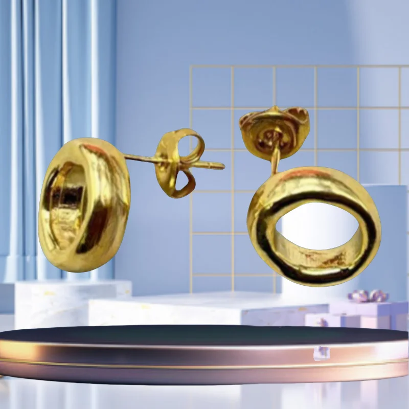 Light luxury and minimalist earrings, with multiple styles to choose from and match, suitable for wearing in various occasions
Light luxury and minimalist earrings, with multiple styles to choose from and match, suitable for wearing in various occasions