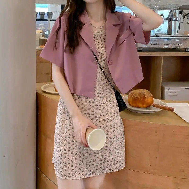 Модный женский костюм: пиджак и юбка в стиле ретро, летняя новинка 2023, открытый кардиган, трендовая верхняя одежда для повседневной носки и офиса
Модный женский костюм: пиджак и юбка в стиле ретро, летняя новинка 2023, открытый кардиган, трендовая верхняя одежда для повседневной носки и офиса