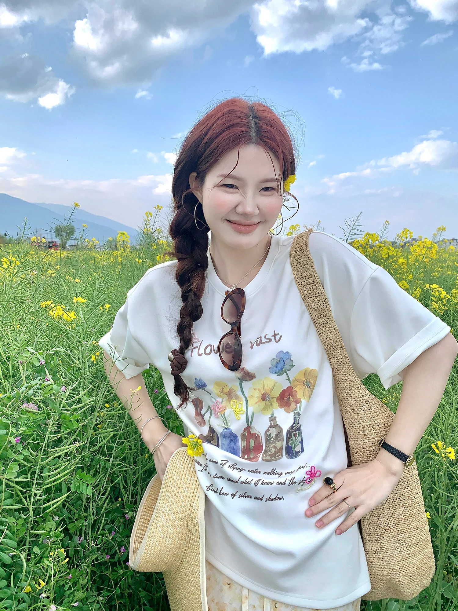 Spring Vaion Floral Print round Ne ort Sve Women's T-irt Korean Sle Loose Fit Polyester Blend Comfortable Top
Spring Vaion Floral Print round Ne ort Sve Women's T-irt Korean Sle Loose Fit Polyester Blend Comfortable Top