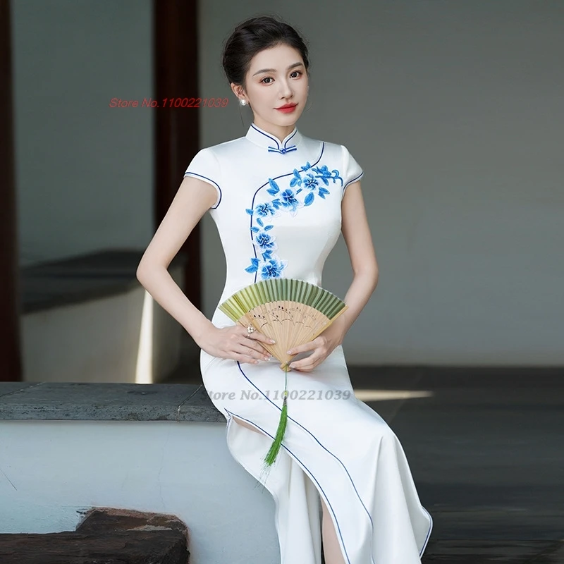 2025 chinese improved qipao dress vintage cheongsam national flower embroidery stage performance qipao banquet evening dress
2025 chinese improved qipao dress vintage cheongsam national flower embroidery stage performance qipao banquet evening dress