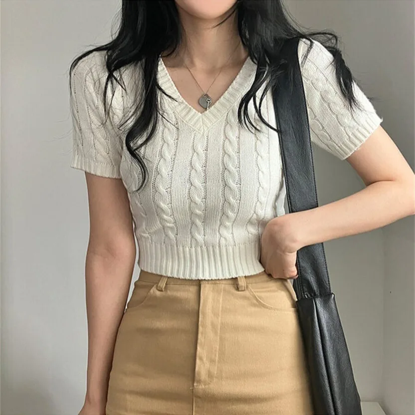Slim Fit Short Sleeve Knit Sweater V-Neck Twist Rope Design Korean Style Summer Fashion Women's Top Casual Breathable
Slim Fit Short Sleeve Knit Sweater V-Neck Twist Rope Design Korean Style Summer Fashion Women's Top Casual Breathable