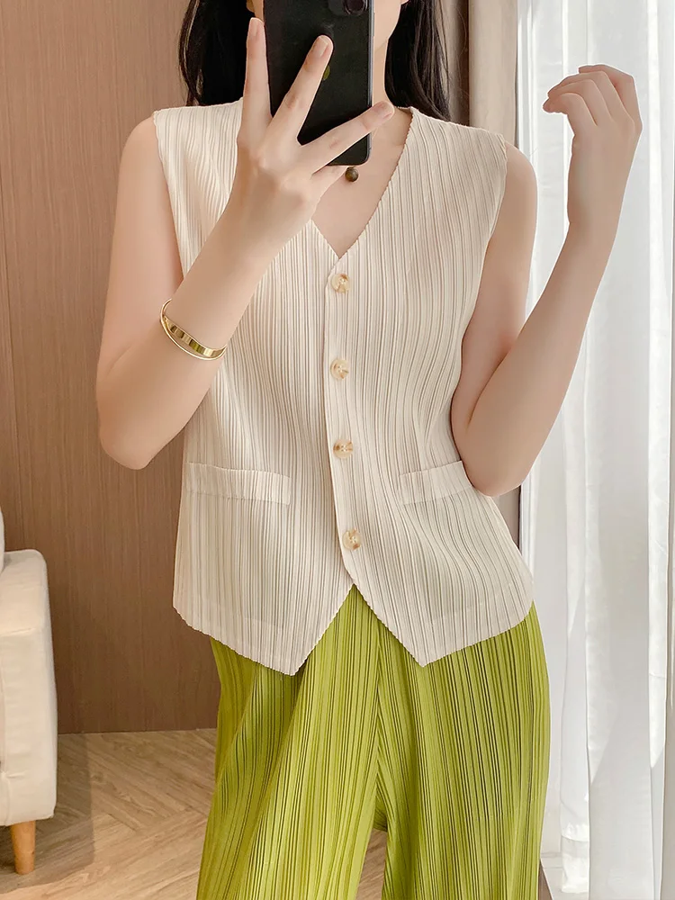 Fashionable V-Neck Sleeveless Open Cardigan Top High Waist Straight Leg Pants Women's Ensemble Summer New Arrival Silk Material
Fashionable V-Neck Sleeveless Open Cardigan Top High Waist Straight Leg Pants Women's Ensemble Summer New Arrival Silk Material