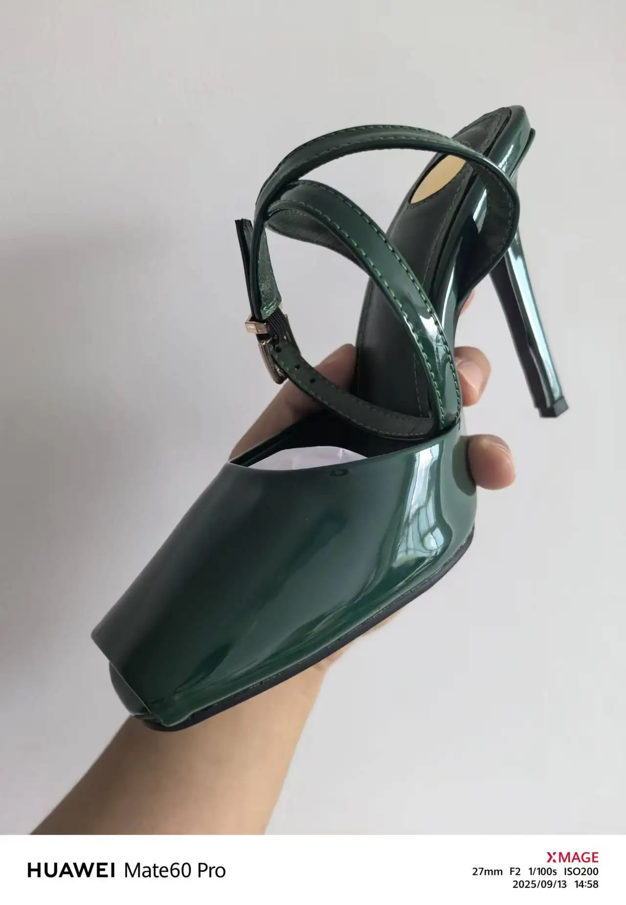 2026 New Square Toe Small Fish Mouth Straight Buckle with Slim High-heeled Fashion Patent Leather Sandals with Straps for Women
2026 New Square Toe Small Fish Mouth Straight Buckle with Slim High-heeled Fashion Patent Leather Sandals with Straps for Women