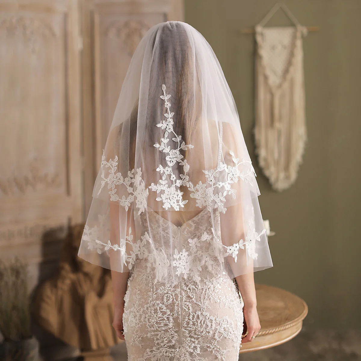 V821 European and American Style Double-Layer Lace Flower Bridal Veil, Exquisite Wedding Travel Photography Headpiece Wholesale
V821 European and American Style Double-Layer Lace Flower Bridal Veil, Exquisite Wedding Travel Photography Headpiece Wholesale