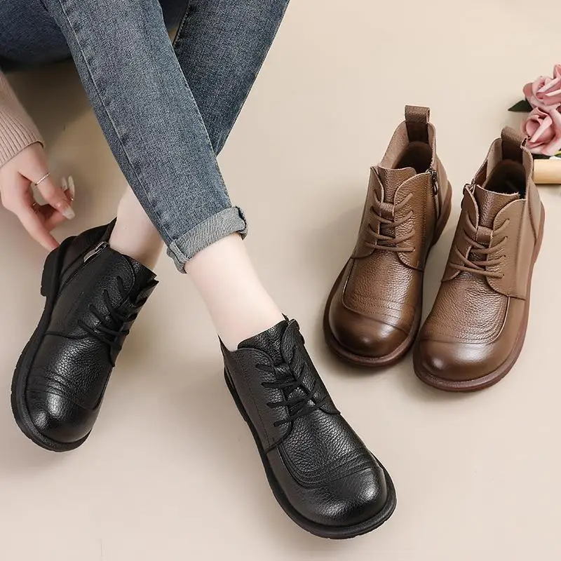 Vintage British Style Women's Short Boots Fashionable All-Match Top-Layer Cowhide Leather Booties Side Zipper Waterproof Plat...
Vintage British Style Women's Short Boots Fashionable All-Match Top-Layer Cowhide Leather Booties Side Zipper Waterproof Plat...