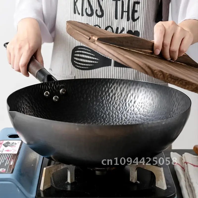 Carbon Steel Wok Pan 32cm Stir Fry Wok Set with Wooden Lid Non-Stick Flat Bottom Frying Pan for Electric Induction and Gas Stove
Carbon Steel Wok Pan 32cm Stir Fry Wok Set with Wooden Lid Non-Stick Flat Bottom Frying Pan for Electric Induction and Gas Stove
