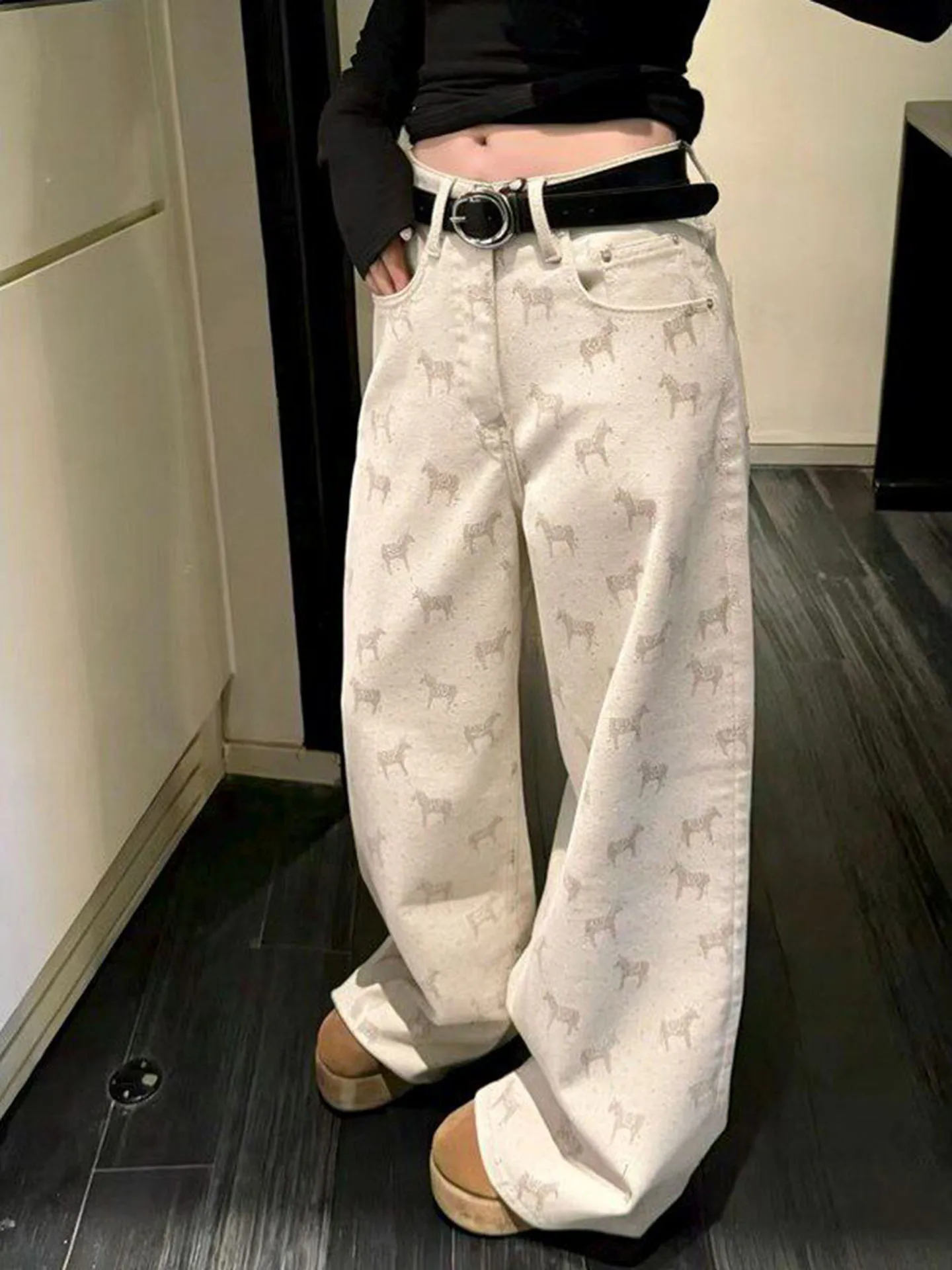 Summer Women's Loose Straight Leg Wide Leg Pants Heavy Embroidery Design Casual High Waist Jeans Versatile Trousers
Summer Women's Loose Straight Leg Wide Leg Pants Heavy Embroidery Design Casual High Waist Jeans Versatile Trousers