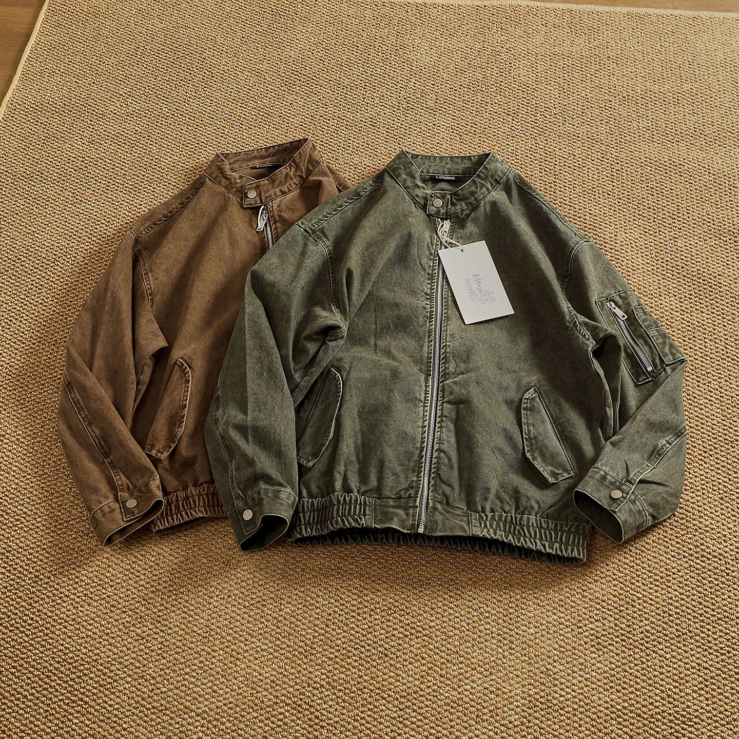 100% Cotton Heavyweight Men's Stylish Stand-Up Snap Collar Workwear Jacket Washed Vintage Retro Pilot Jacket Classic Streetwear
100% Cotton Heavyweight Men's Stylish Stand-Up Snap Collar Workwear Jacket Washed Vintage Retro Pilot Jacket Classic Streetwear
