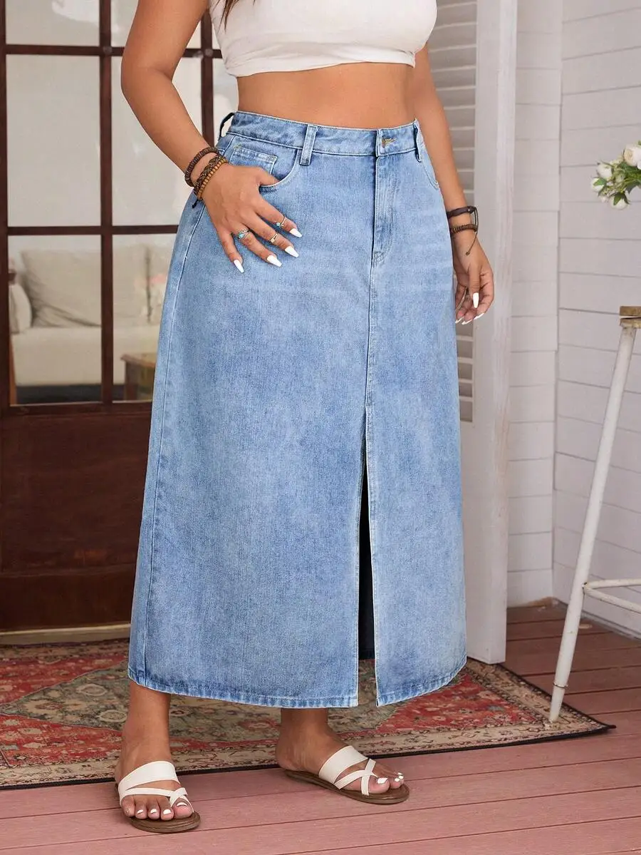 High-Waisted Plus Size Denim Maxi Skirt With Front Slit For Women Spring Summer Casual Wear
High-Waisted Plus Size Denim Maxi Skirt With Front Slit For Women Spring Summer Casual Wear