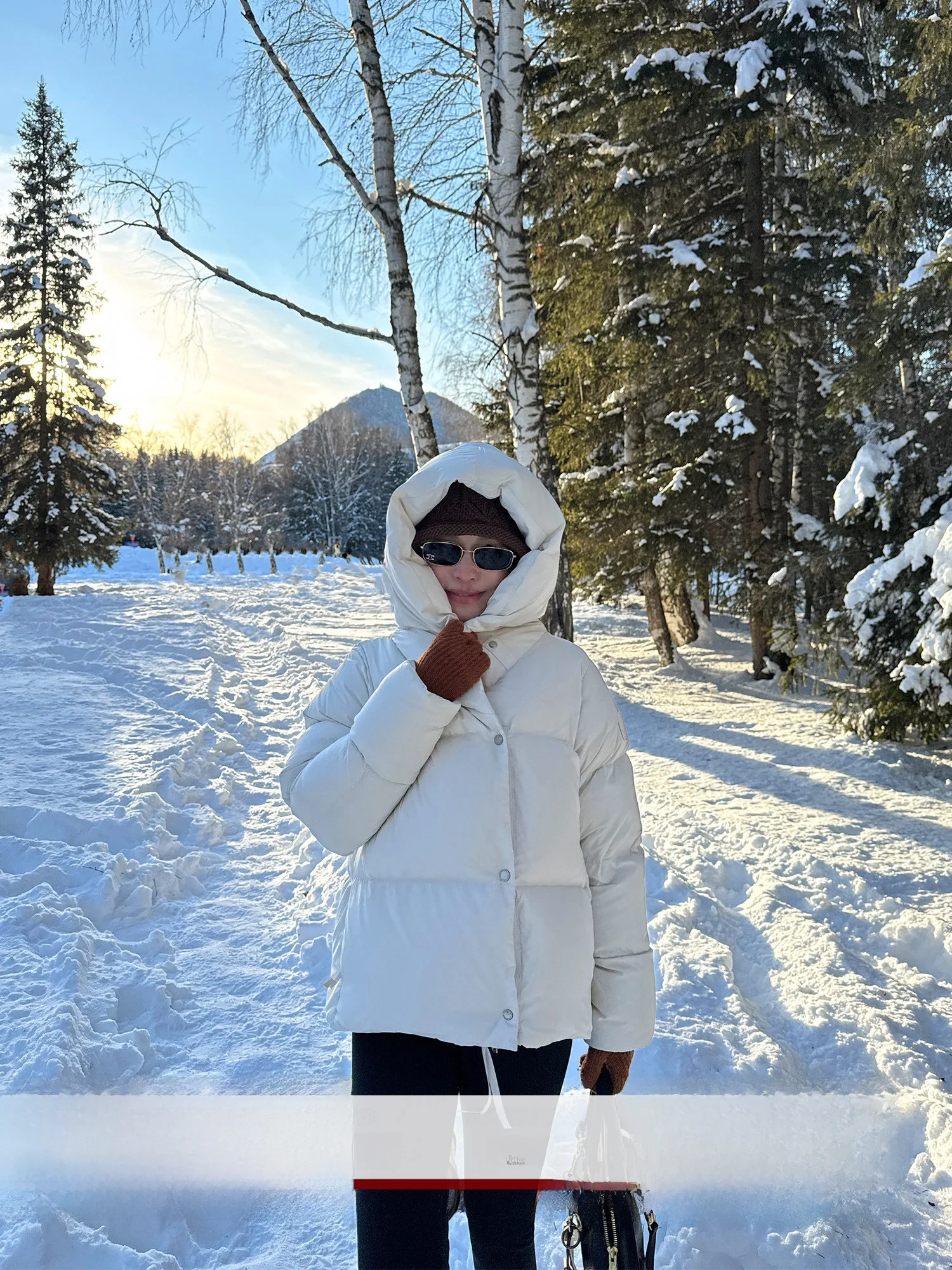 Sli ort Puffer Jaet Women's Winter Coat with Hood Ultra-Faionable Goose down Quilted Nylon Outer Thi Warm Zipper ...
Sli ort Puffer Jaet Women's Winter Coat with Hood Ultra-Faionable Goose down Quilted Nylon Outer Thi Warm Zipper ...