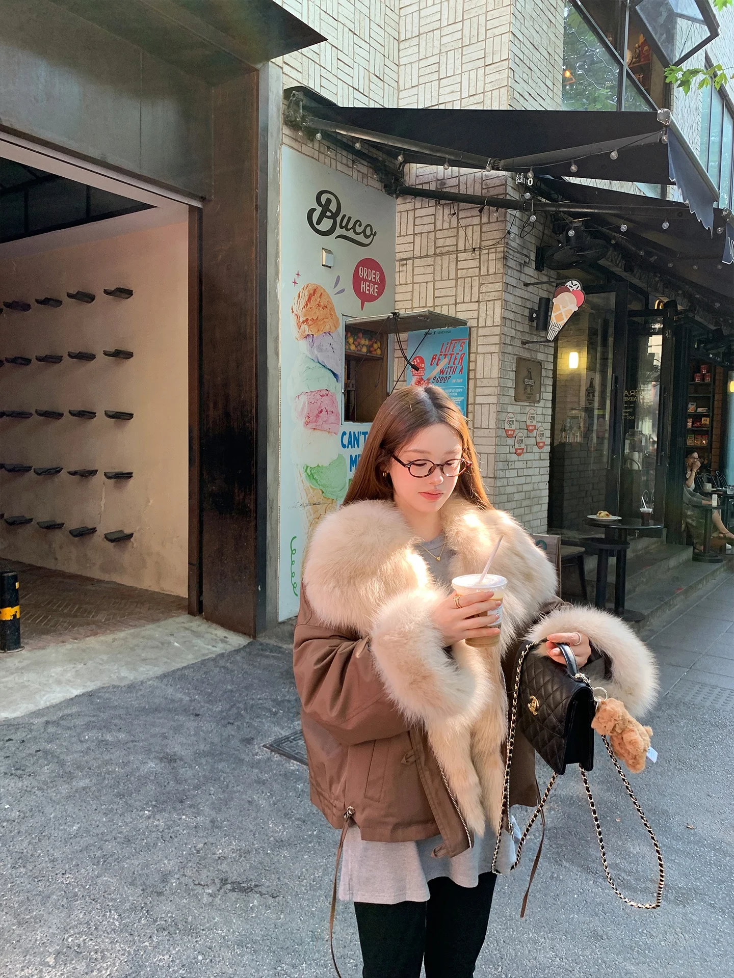 Daisy York Fur ort Coat Women's Oversize Casual Sle Warmth Guaranteed Non-Removeable Design Zipper Closure No Hat
Daisy York Fur ort Coat Women's Oversize Casual Sle Warmth Guaranteed Non-Removeable Design Zipper Closure No Hat