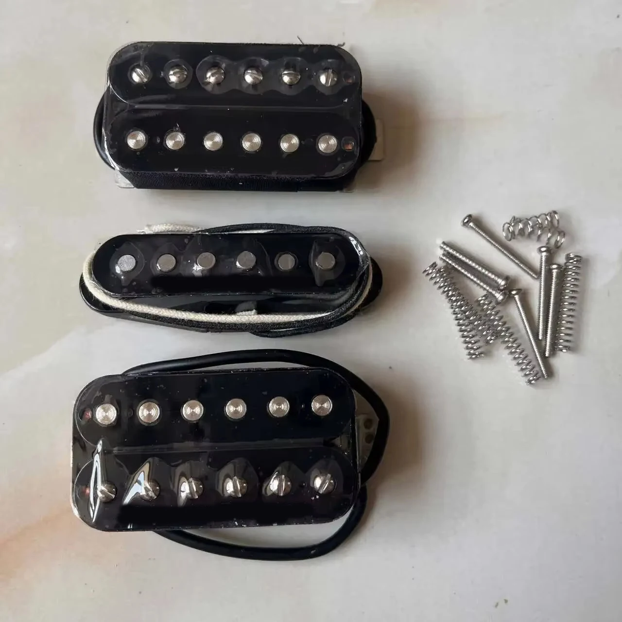 Electric Guitar Alnico 5 Humbucker Pickups Set HSH HH Configuration Style SH1N SSL1 TB4 Pickups for 6 String Guitar Accessories
Electric Guitar Alnico 5 Humbucker Pickups Set HSH HH Configuration Style SH1N SSL1 TB4 Pickups for 6 String Guitar Accessories