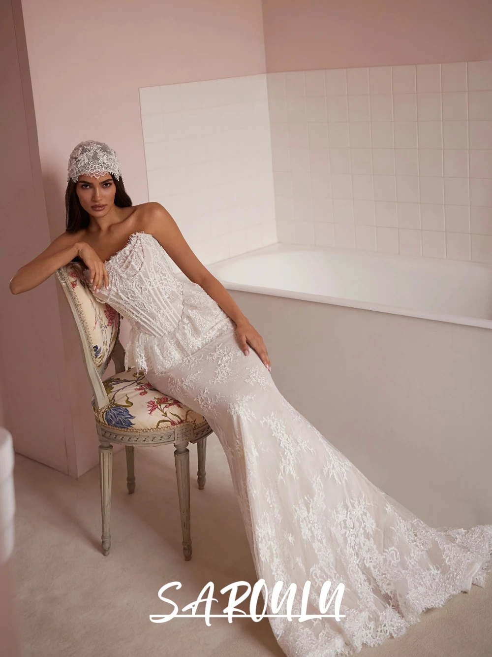 Intricate Lace Pearls Wedding Dress Elegant Strapless Mermaid Customized Bridal Gown Fashionable Glittering Corset Women Wear
Intricate Lace Pearls Wedding Dress Elegant Strapless Mermaid Customized Bridal Gown Fashionable Glittering Corset Women Wear