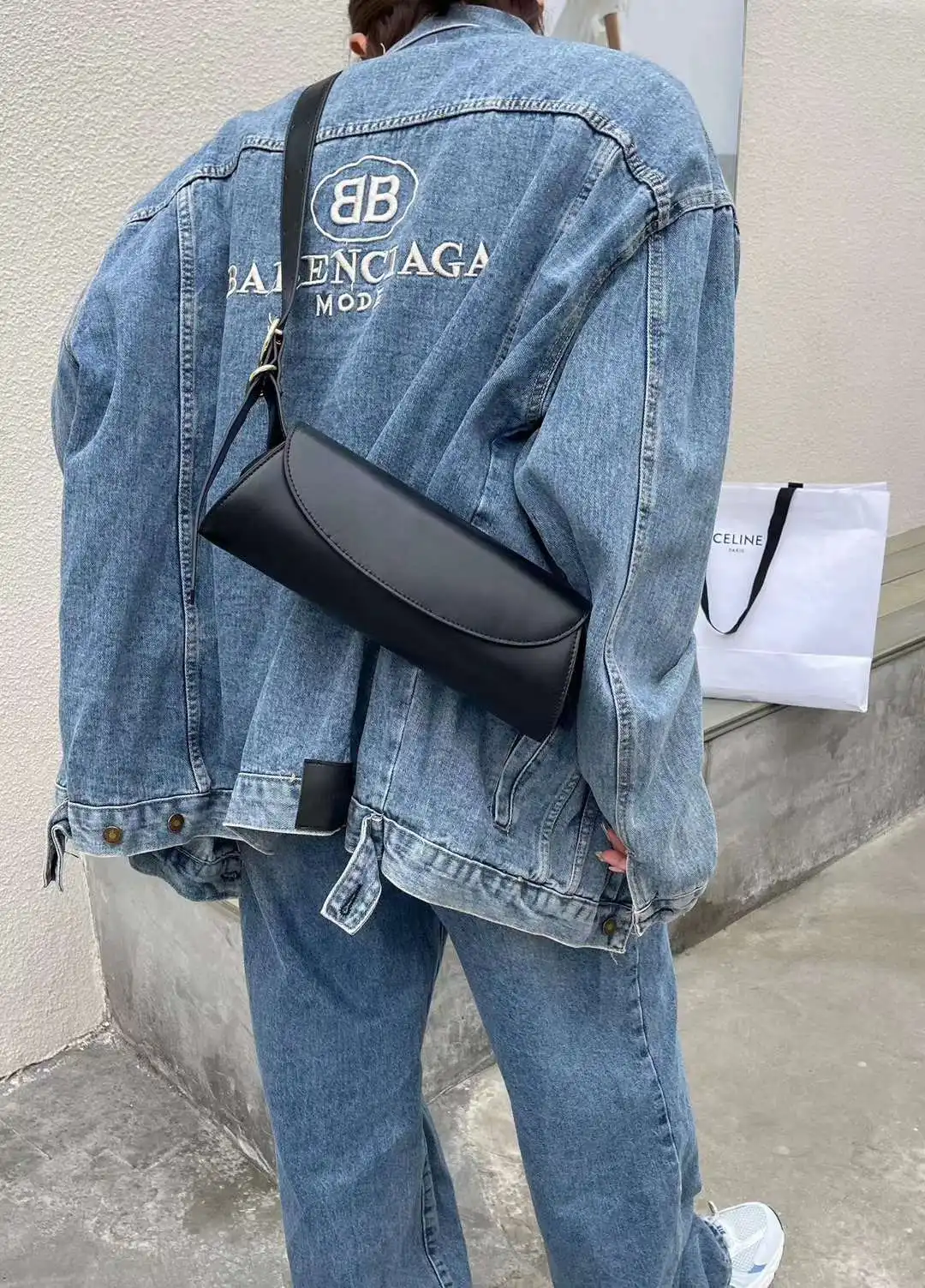 Leather oulder Bag Underarm Women's Crossbody Bag round Tube Bag Small ence High-End Feel Casual Handbag
Leather oulder Bag Underarm Women's Crossbody Bag round Tube Bag Small ence High-End Feel Casual Handbag