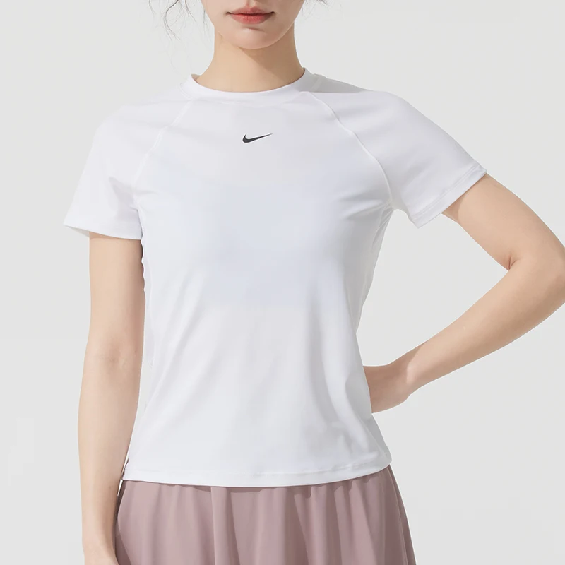Nike T-Shirt Women's Sportswear Running Fitness Training Slim Fit Quick-Drying Breathable Round Neck Short-Sleeved Fv7843-100
Nike T-Shirt Women's Sportswear Running Fitness Training Slim Fit Quick-Drying Breathable Round Neck Short-Sleeved Fv7843-100