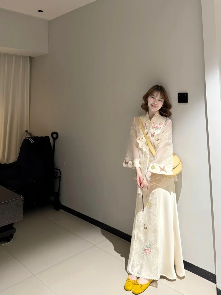 Anti-Aging Chinese Style Women's Fashion Set Spring Season Traditional Shirt And Heavy Embroidery Skirt Whole Outfit
Anti-Aging Chinese Style Women's Fashion Set Spring Season Traditional Shirt And Heavy Embroidery Skirt Whole Outfit