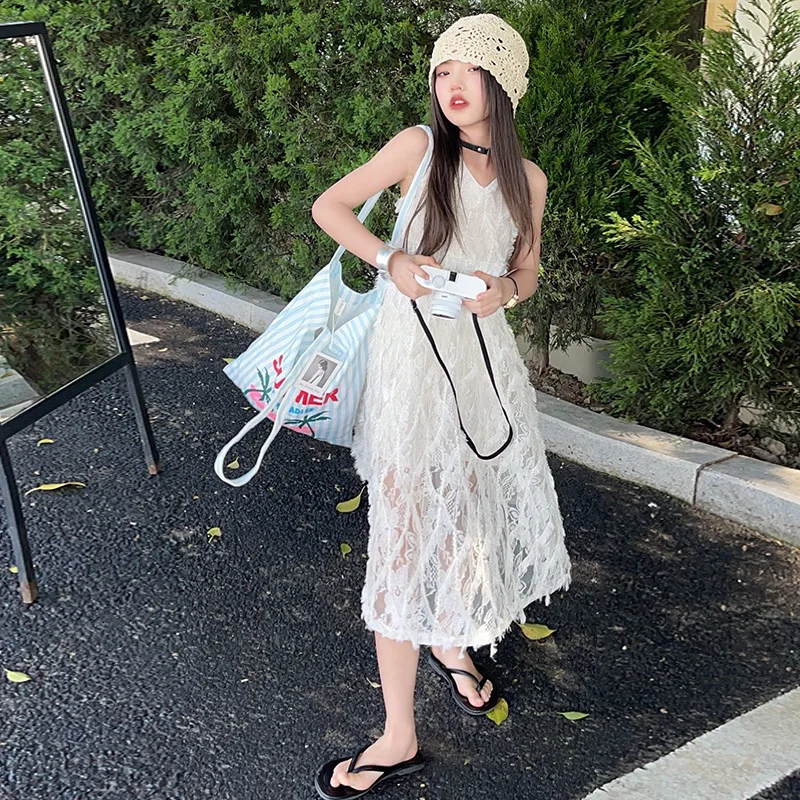 Girls Summer Dress 2024 New Korean Version Children Thin Fashion Halter Dress Backless Lace European Fashion Style Skirt
Girls Summer Dress 2024 New Korean Version Children Thin Fashion Halter Dress Backless Lace European Fashion Style Skirt
