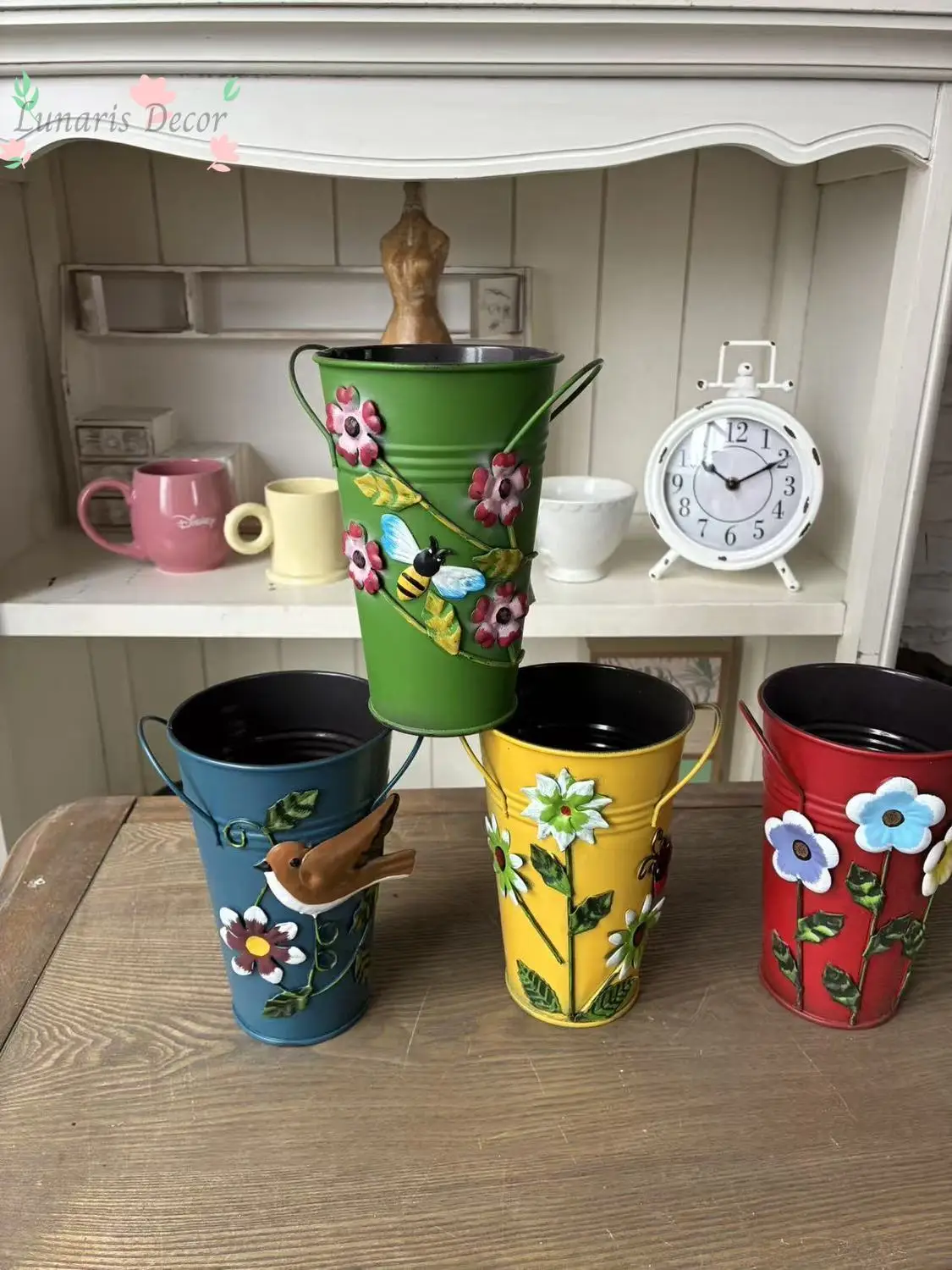 American country-style tin flower bucket, three-dimensional flower distressed fake vase, vintage flower vessel
American country-style tin flower bucket, three-dimensional flower distressed fake vase, vintage flower vessel