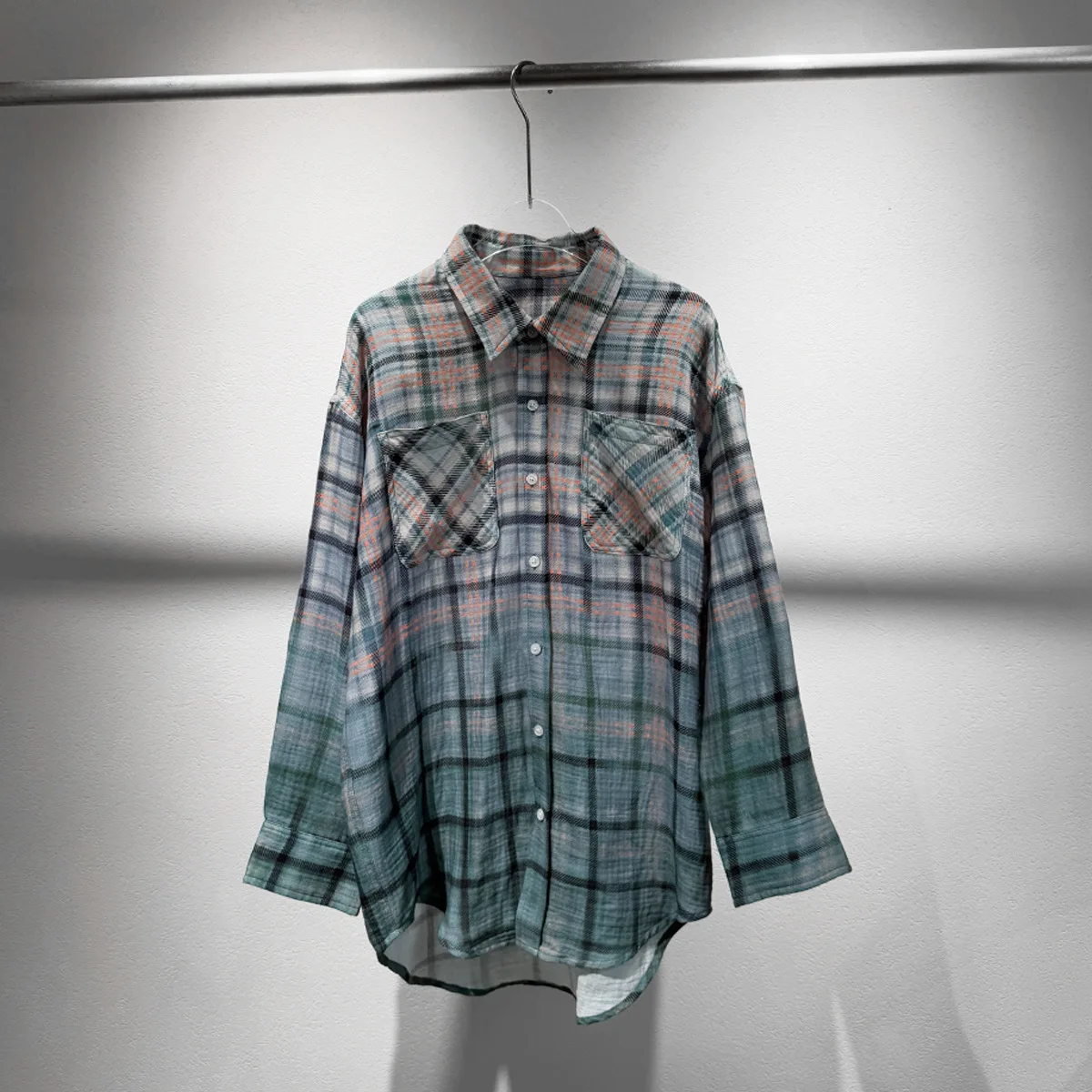 2025 Autumn New Design Limited Edition Gradient Checkered Collar Long-Sleeved Shirt Wide Blouse Women
2025 Autumn New Design Limited Edition Gradient Checkered Collar Long-Sleeved Shirt Wide Blouse Women