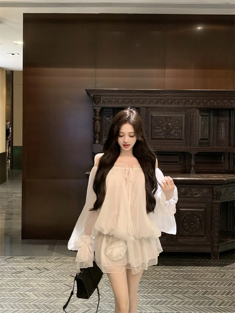 White Long Sleeve Chiffon Shirt Women Summer Loose Sun Protection Design Gentle Fairy Style One Shoulder Top Korean Style Com...
White Long Sleeve Chiffon Shirt Women Summer Loose Sun Protection Design Gentle Fairy Style One Shoulder Top Korean Style Com...