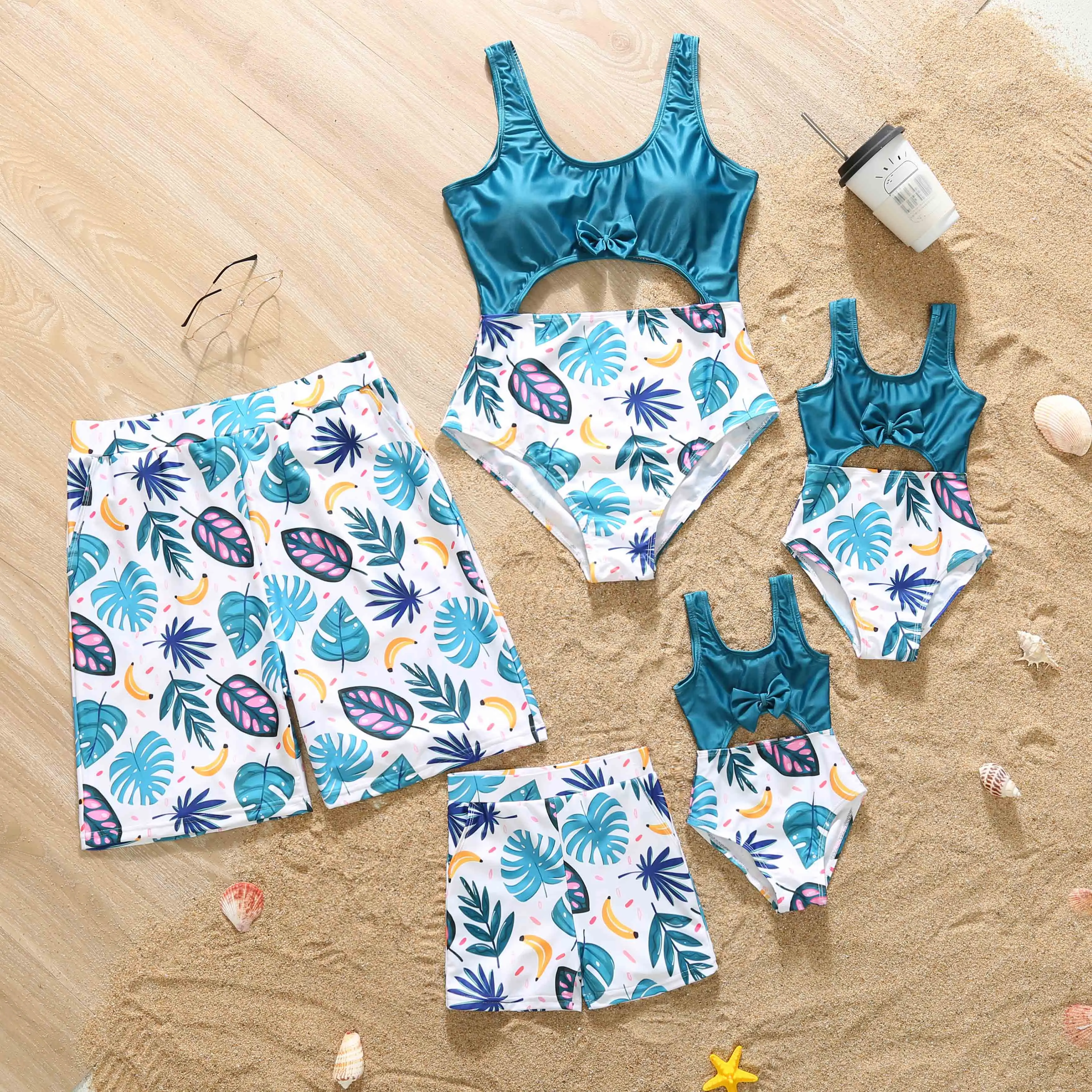 Holiday Family Look Beachwear Print Bow Hollow Out One-piece Suit Swimwear Swim Trunks Mom Dad Kids Matching Outfits Swimsuit
Holiday Family Look Beachwear Print Bow Hollow Out One-piece Suit Swimwear Swim Trunks Mom Dad Kids Matching Outfits Swimsuit