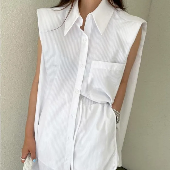 2026 Summer Korean Chic Casual Fashion Thin Stripe Shoulder Pad Sleeveless Shirt Shorts Set Breathable Loose Fit Button up
2026 Summer Korean Chic Casual Fashion Thin Stripe Shoulder Pad Sleeveless Shirt Shorts Set Breathable Loose Fit Button up