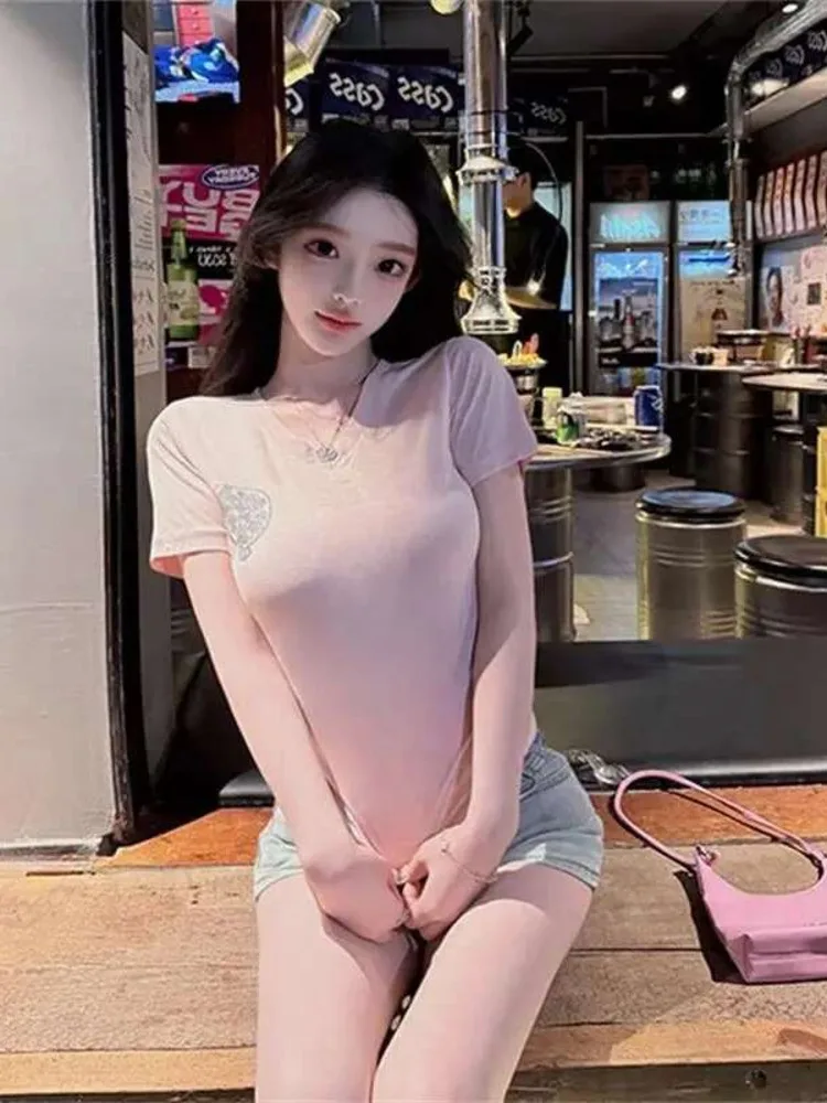 Женская летняя футболка с v-образным вырезом уникального дизайна и прочными короткими рукавами Rhie
Женская летняя футболка с v-образным вырезом уникального дизайна и прочными короткими рукавами Rhie