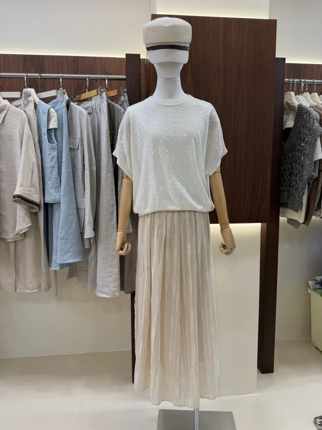 Women's High-Quality, Stylish, and Casual Skirt with Elaborate Detailing – New Spring/Summer 2026 Collection
Women's High-Quality, Stylish, and Casual Skirt with Elaborate Detailing – New Spring/Summer 2026 Collection