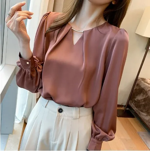 Women Blouses Solid Shirts Button Long Sleeves V Neck Slight Strech Wide Waisted Loose Fit Casual Office Lady 2026 Spring Summer
Women Blouses Solid Shirts Button Long Sleeves V Neck Slight Strech Wide Waisted Loose Fit Casual Office Lady 2026 Spring Summer