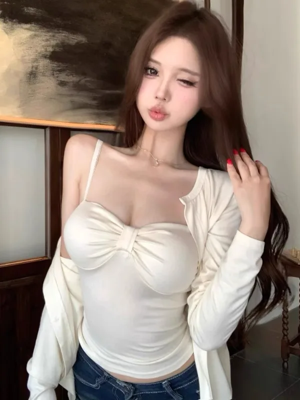 Korean Style Small Audience Design Knitted Vest with Built-in Chest Pad Twist Knot Strap Thin Outerwear Two-piece Set for Women
Korean Style Small Audience Design Knitted Vest with Built-in Chest Pad Twist Knot Strap Thin Outerwear Two-piece Set for Women