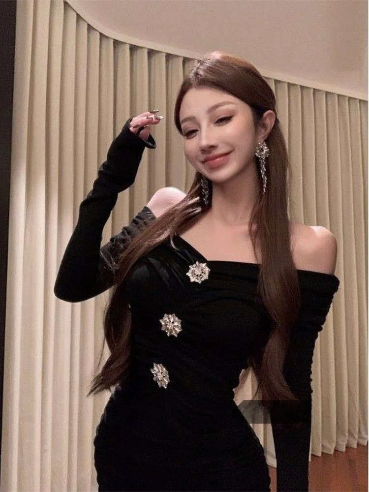 Sexy One-oulder Long-Sve Diamond Aosphere Women's Winter Slim-Fit ort Skirt Dr Ele Waist-Cinching Bodycon Dr
Sexy One-oulder Long-Sve Diamond Aosphere Women's Winter Slim-Fit ort Skirt Dr Ele Waist-Cinching Bodycon Dr