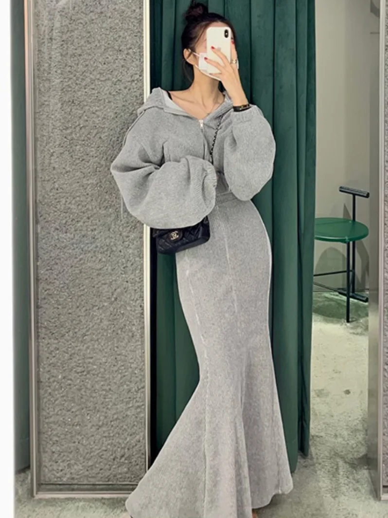 Женский осенне-зимний вельветовый комплект, толстовка на молнии с высокой талией, облегающая юбка с хвостом, костюм из двух предметов, фонарь Све, длинный S...
Женский осенне-зимний вельветовый комплект, толстовка на молнии с высокой талией, облегающая юбка с хвостом, костюм из двух предметов, фонарь Све, длинный S...