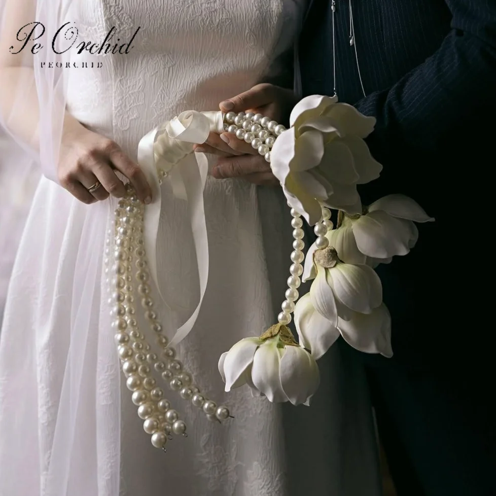 Magnolia Pearl Hoop Bridal Bouquet Silk Flowers Modern ramo de novia Wedding Hand Bouquet For Bride
Magnolia Pearl Hoop Bridal Bouquet Silk Flowers Modern ramo de novia Wedding Hand Bouquet For Bride