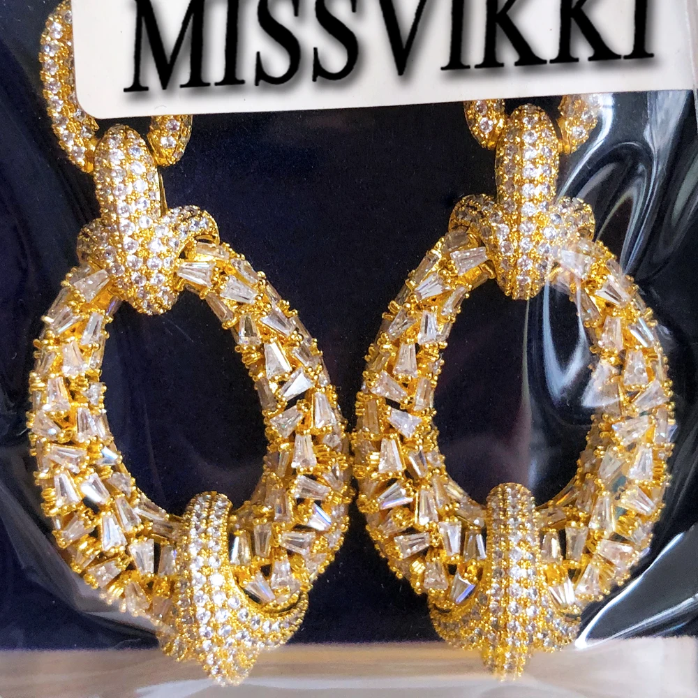 Missvikki Luxury Vintage Gold Color Pendant Earrings For Women Wedding Party CZ Engraving Dubai Bridal Earrings Fashion Jewelry
Missvikki Luxury Vintage Gold Color Pendant Earrings For Women Wedding Party CZ Engraving Dubai Bridal Earrings Fashion Jewelry