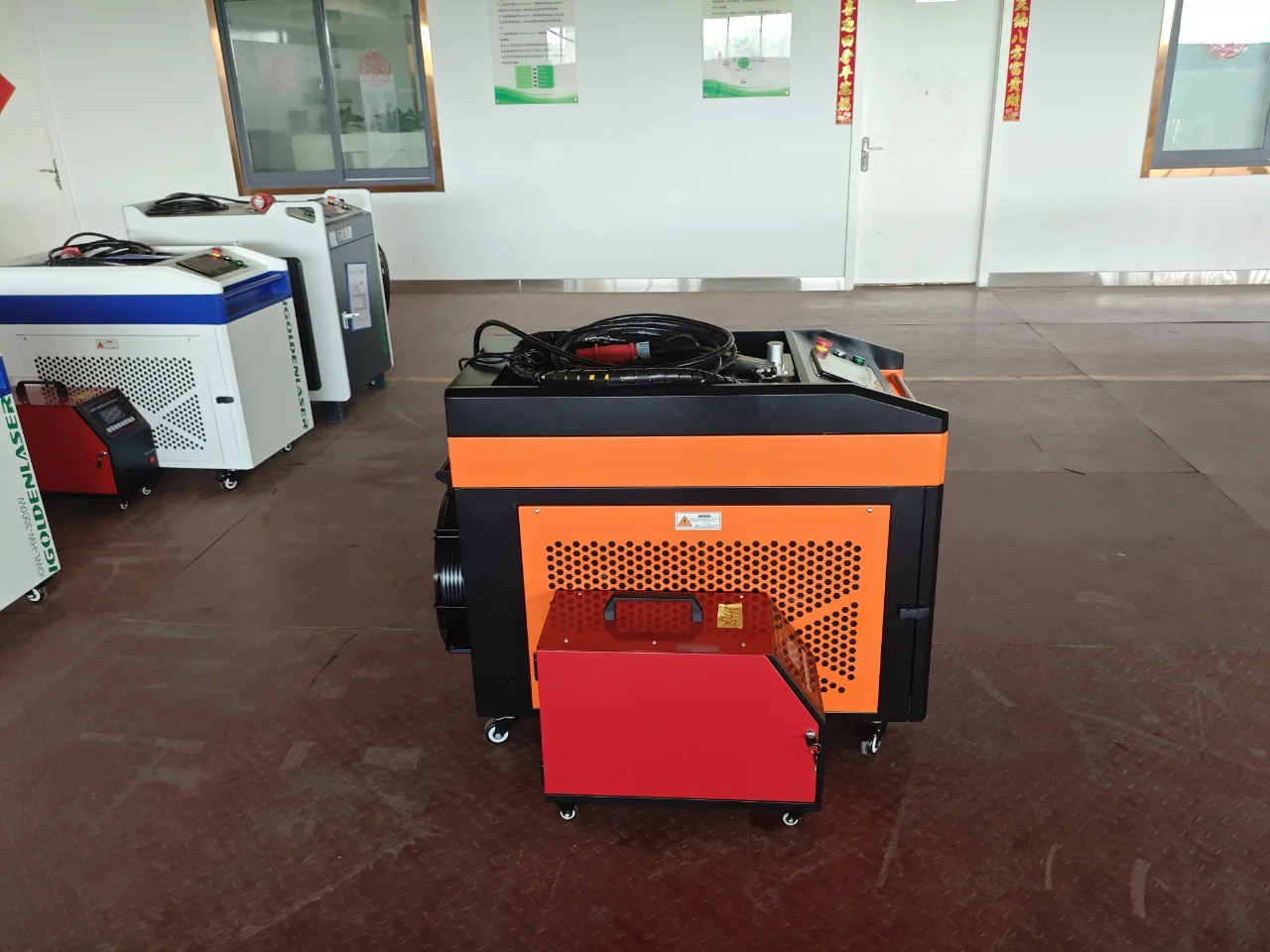 Energy Saving 5 In 1 Handheld Laser Machine Low Noise for Rail Transit Parts Welding Seam Cleaning High Quality CE Certified
Energy Saving 5 In 1 Handheld Laser Machine Low Noise for Rail Transit Parts Welding Seam Cleaning High Quality CE Certified