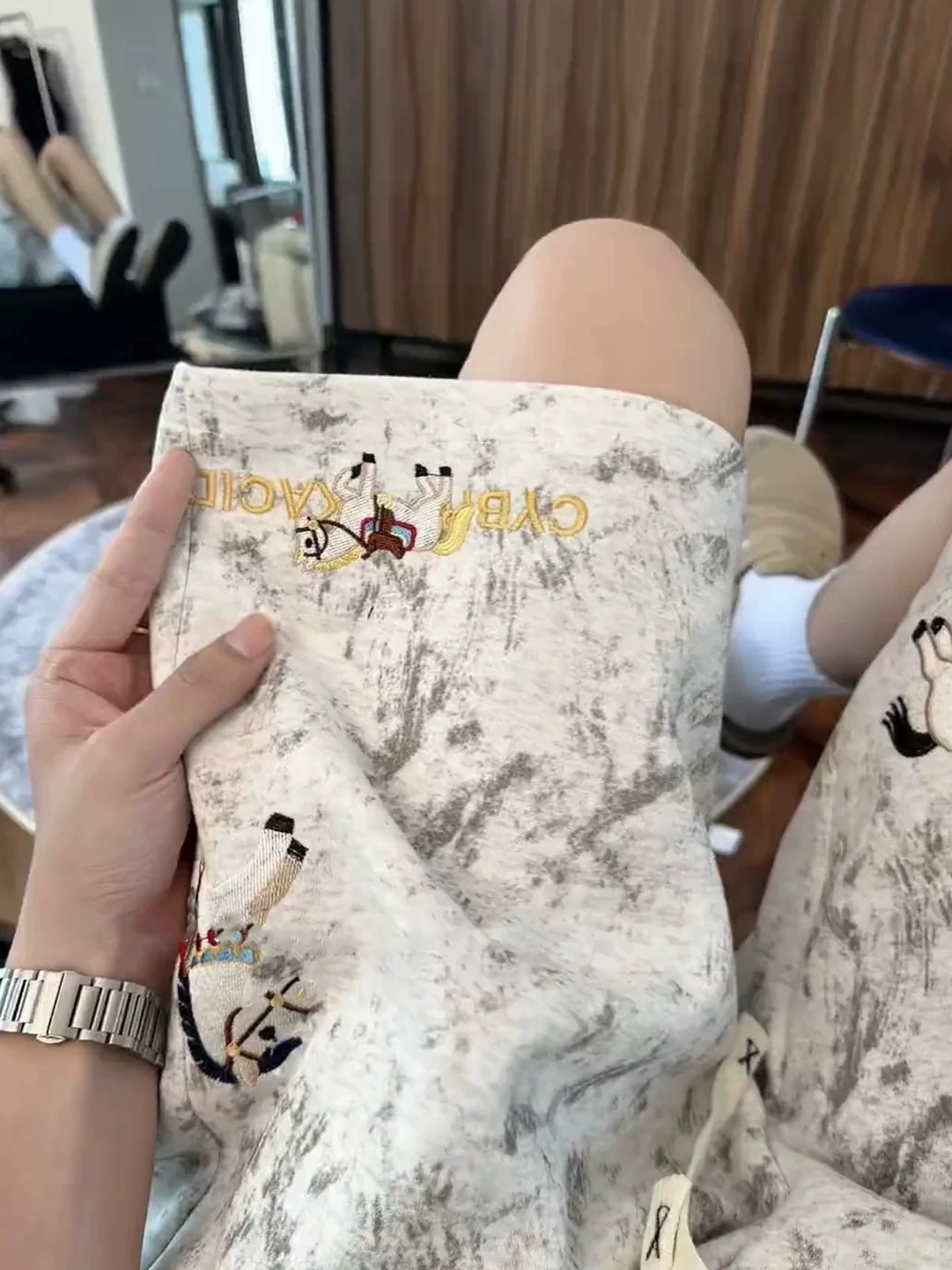 American Retro Tie Dye Embroidered Shorts Men's Summer Heavyweight Loose Straight Cut Design Casual Shorts Youth Fashion
American Retro Tie Dye Embroidered Shorts Men's Summer Heavyweight Loose Straight Cut Design Casual Shorts Youth Fashion