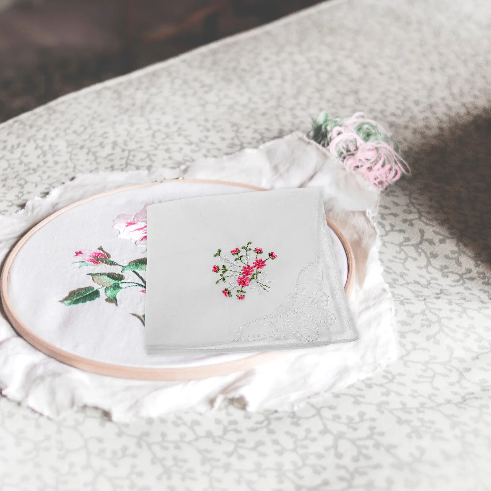 3Pcs Embroidered Handkerchiefs Cotton Square Scarf Pocket Women Floral Lace Handmade Towel Gift Mom Wife Girlfriend Delicate
3Pcs Embroidered Handkerchiefs Cotton Square Scarf Pocket Women Floral Lace Handmade Towel Gift Mom Wife Girlfriend Delicate