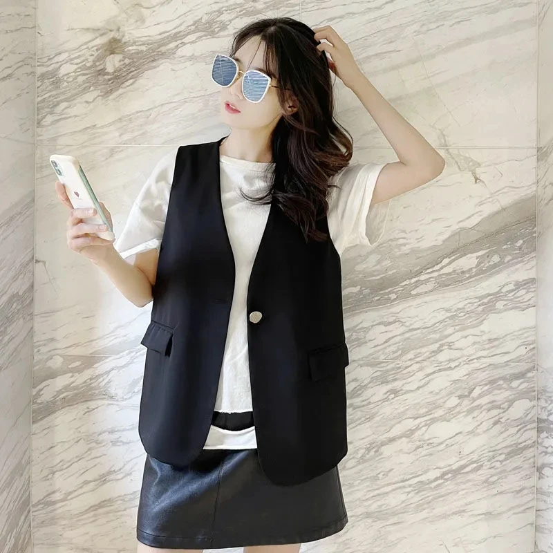 Suit Vest Female Spring Summer Korean Fashion Loose Black Waistcoat Simple Wild Casual Women Sleeveless Tops V-neck One Button
Suit Vest Female Spring Summer Korean Fashion Loose Black Waistcoat Simple Wild Casual Women Sleeveless Tops V-neck One Button