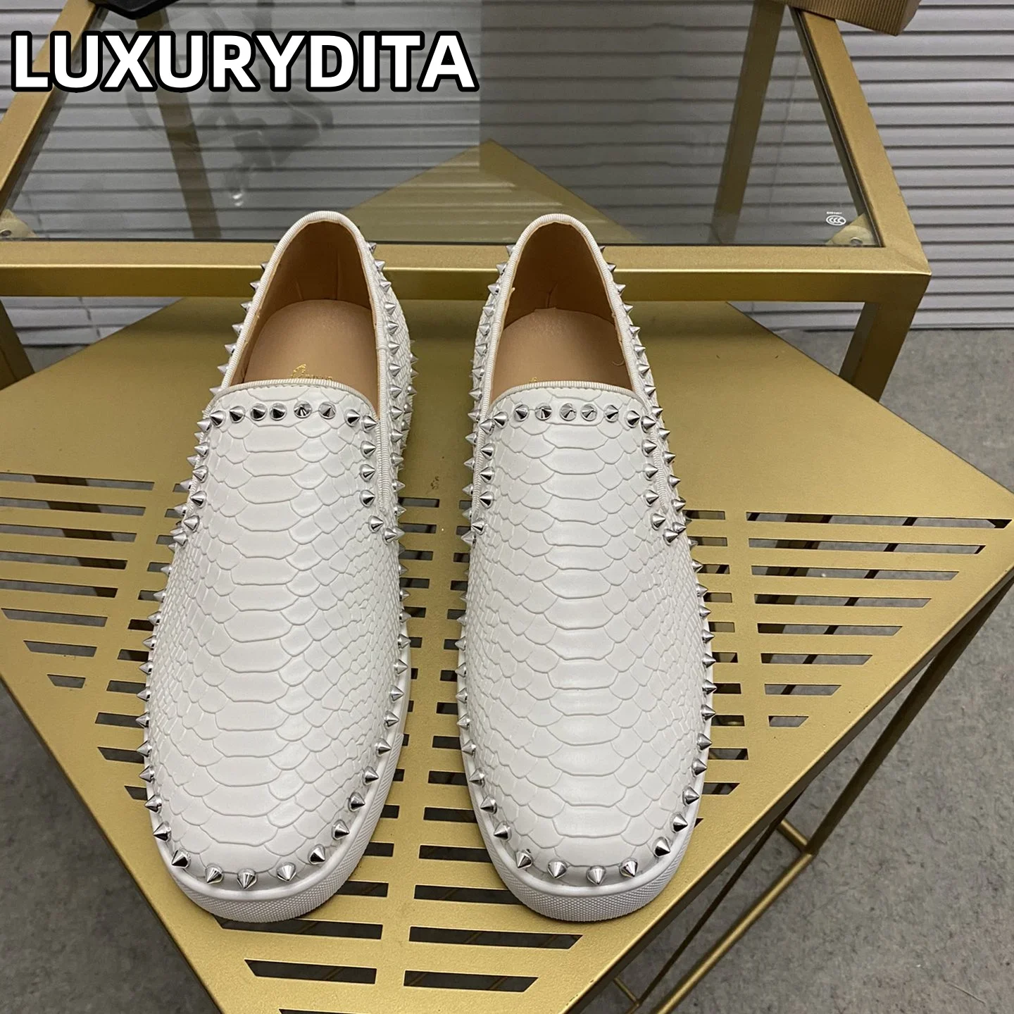 Top Quality Womens Trendy Casual Tennis Shoes Luxury Mens Real Leather Sneakers 35-48 Designr Rivet Red Sole Lovers Shoes M0201
Top Quality Womens Trendy Casual Tennis Shoes Luxury Mens Real Leather Sneakers 35-48 Designr Rivet Red Sole Lovers Shoes M0201
