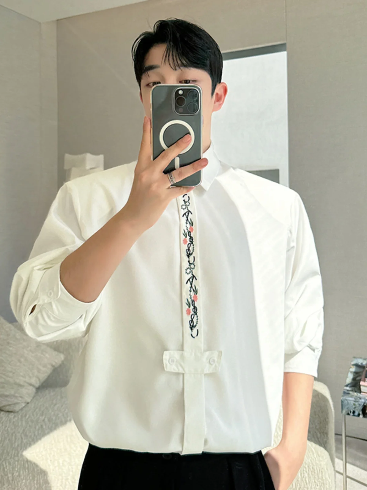 Long Sve Вышитые растения Цветочный дизайн Свободный крой с воротником Мужская изящная молодежная осенняя одежда из полиэфирного волокна
Long Sve Вышитые растения Цветочный дизайн Свободный крой с воротником Мужская изящная молодежная осенняя одежда из полиэфирного волокна