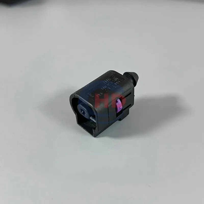 1-20 sets 1pin Oil Pressure Sensor Socket Connector 1J0973701
1-20 sets 1pin Oil Pressure Sensor Socket Connector 1J0973701