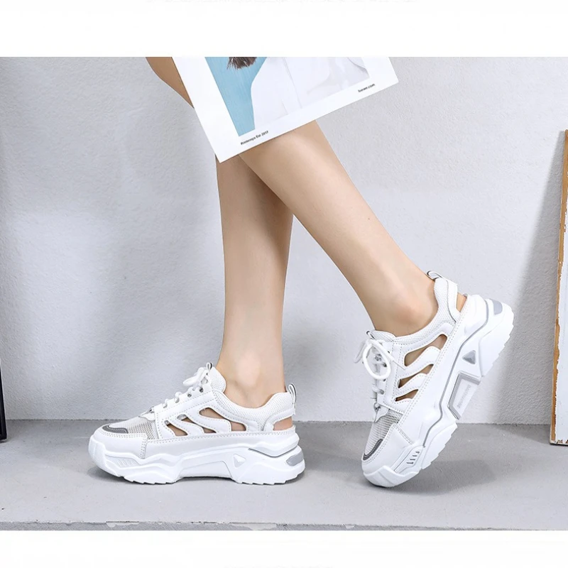 Дышащая обувь для папы, новая летняя модная уличная одежда, повседневные римские сандалии, женские спортивные туфли на толстой подошве с открытыми отверстиями
Дышащая обувь для папы, новая летняя модная уличная одежда, повседневные римские сандалии, женские спортивные туфли на толстой подошве с открытыми отверстиями