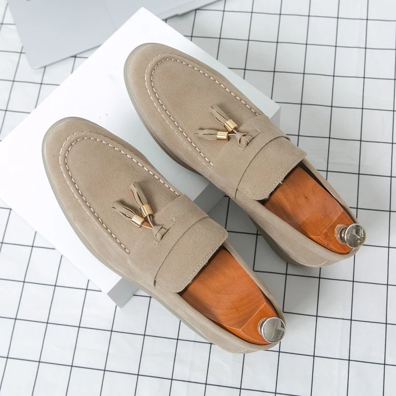 Spring New Men's Suede Business Banquet Casual Leather Shoes Luxury Brand Men's Comfortable Tassel Pointed Frosted Loafers
Spring New Men's Suede Business Banquet Casual Leather Shoes Luxury Brand Men's Comfortable Tassel Pointed Frosted Loafers