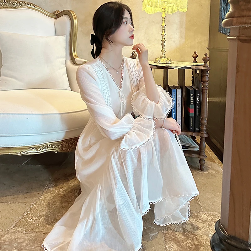 Summer new solid lace dress with V-neck flower bud long sleeved skirt, sweet to wear with long skirt in spring and autumn
Summer new solid lace dress with V-neck flower bud long sleeved skirt, sweet to wear with long skirt in spring and autumn