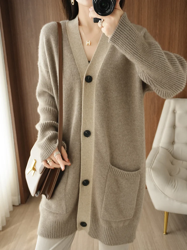 Fashion Women V-neck Long Style Cardigan 100% Merino Wool Casual Loose Long Sleeve Sweater Spring Autumn Basic Clothes Knit Coat
Fashion Women V-neck Long Style Cardigan 100% Merino Wool Casual Loose Long Sleeve Sweater Spring Autumn Basic Clothes Knit Coat